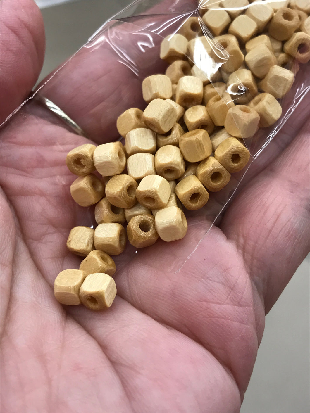 WOOD BEAD 5X5X5MM