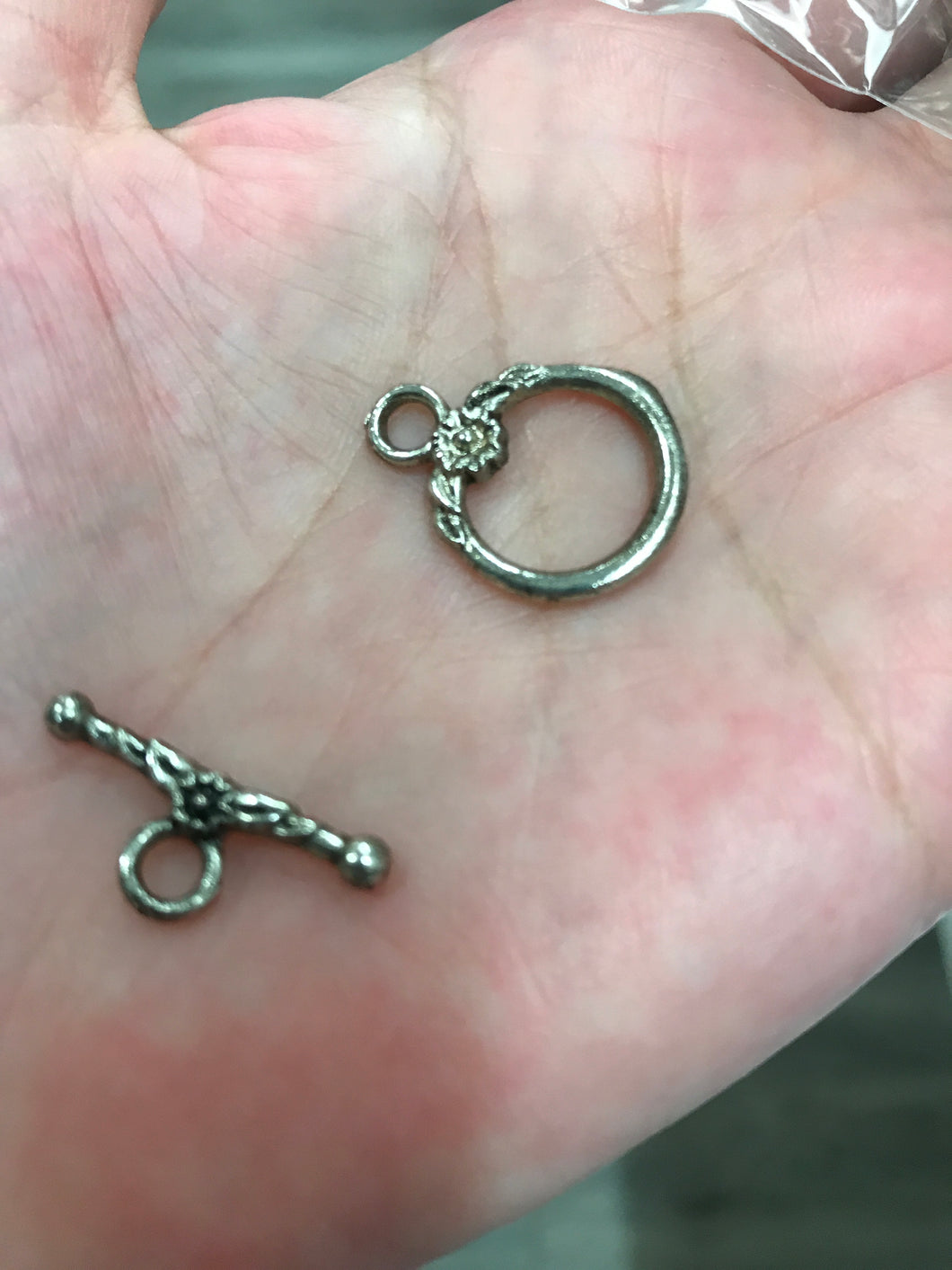 TOGGLE CLASP