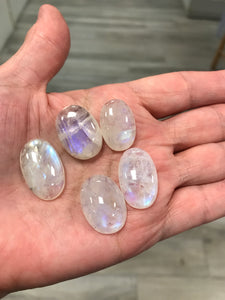 MOONSTONE CABOCHON