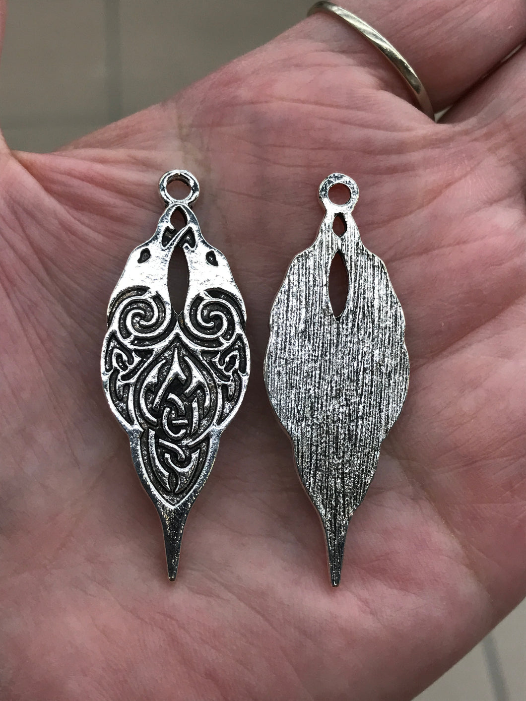 PENDANT CELTIC KNOT FEATHER