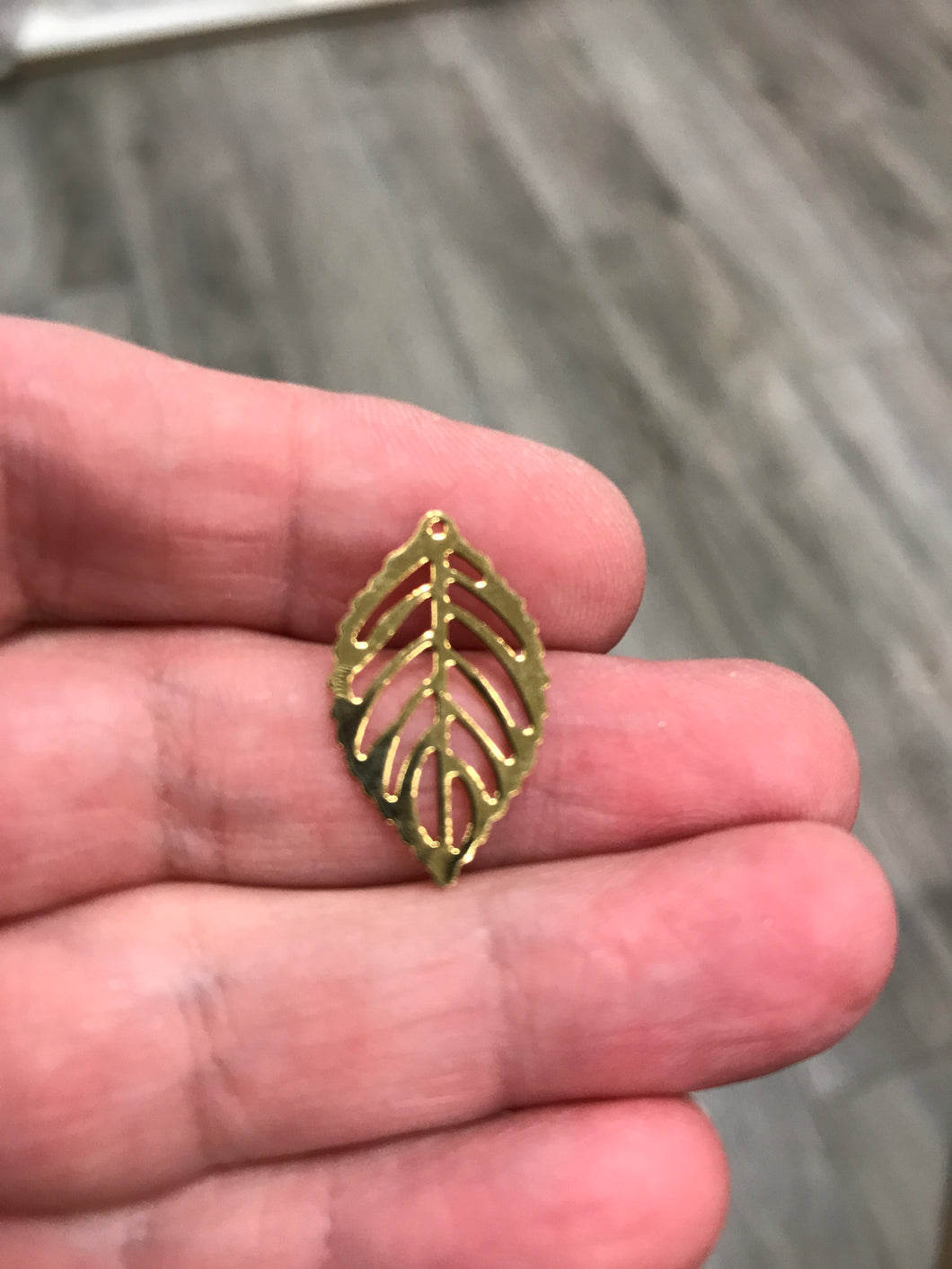 304 STAINLESS CHARM LEAF
