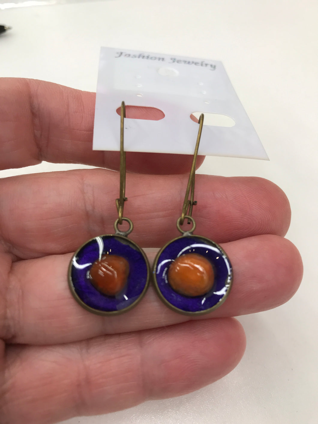 CARNELIAN EARRING PURPLE RESIN