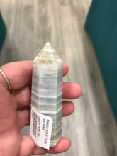 Load image into Gallery viewer, BANDED AGATE POINT

