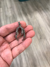 Load image into Gallery viewer, DRAGON CLAW BAIL
