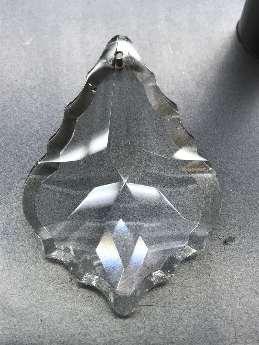 GLASS DROP FACETED 62X42X14.5MM