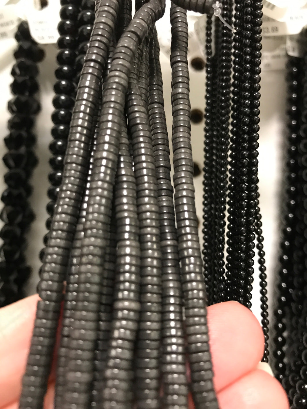 BLACK AGATE HEISHI 4x1MM