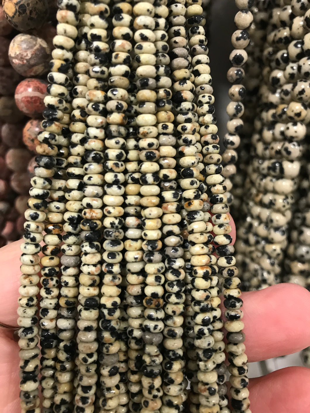 DALMATION JASPER 4X2MM