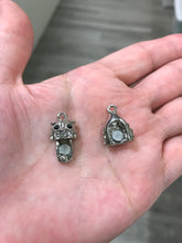 Load image into Gallery viewer, MAGNETIC CLASP OWL
