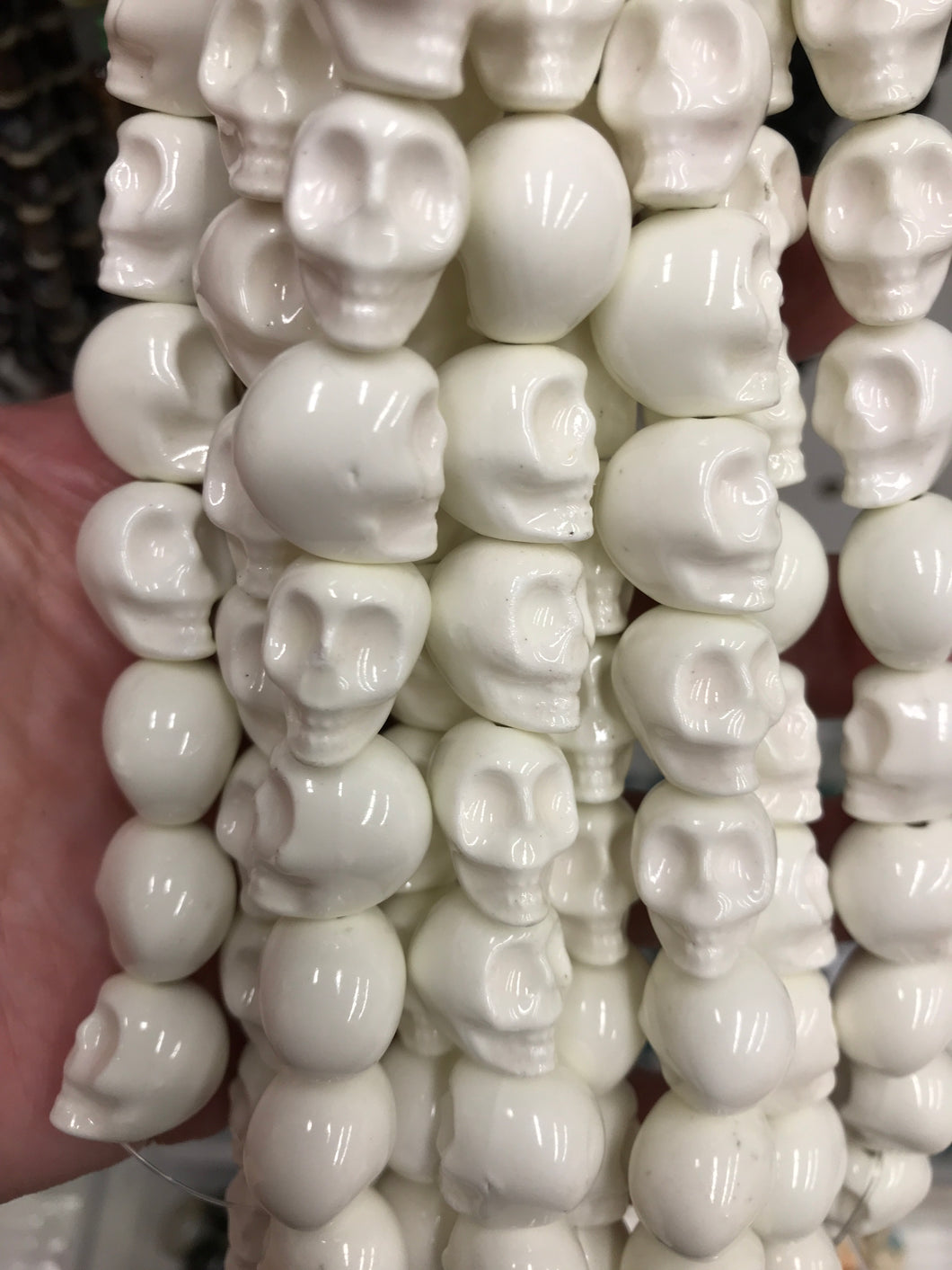 PORCELAIN SKULL 12X15X15MM