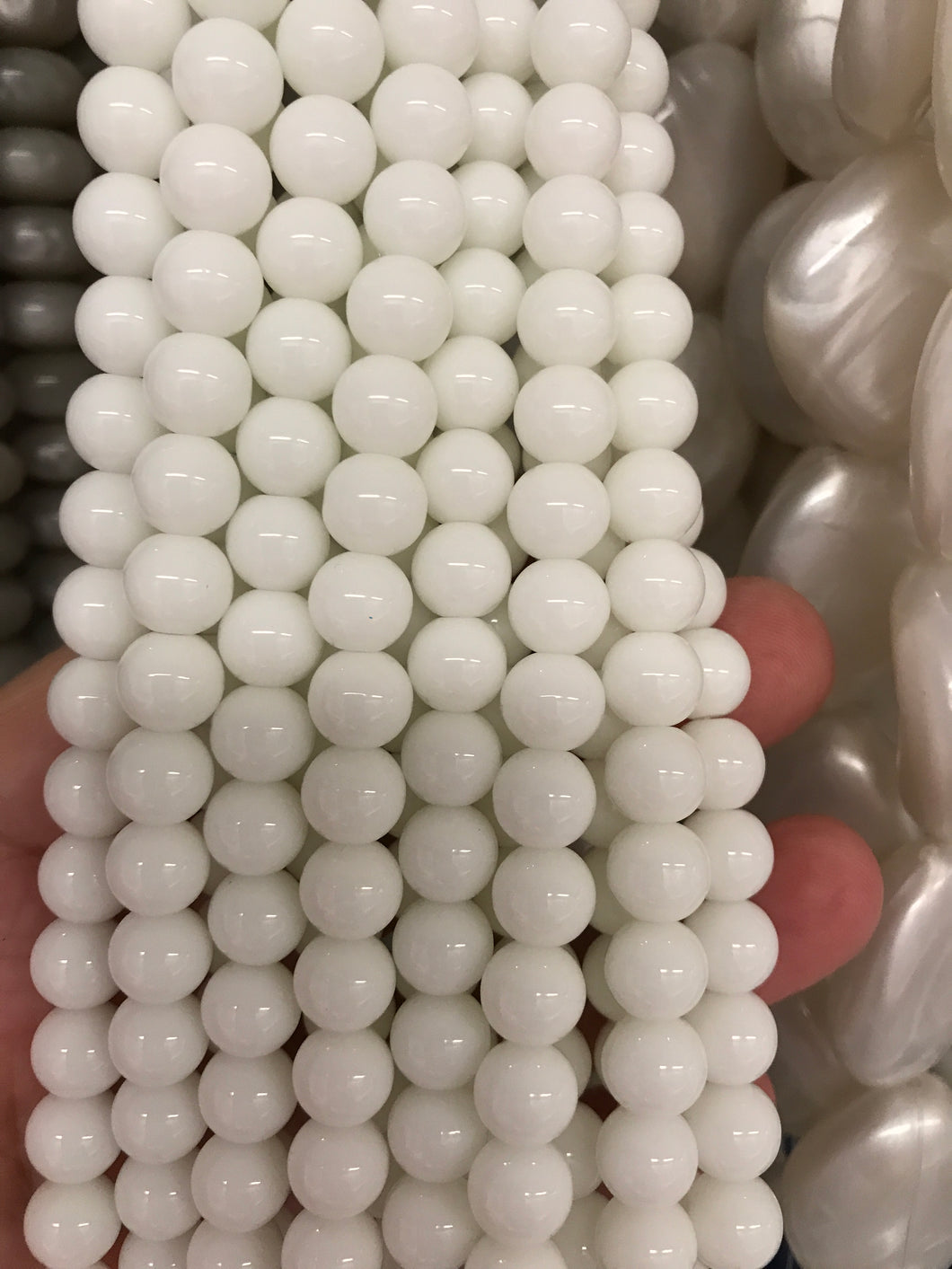 GLASS BEAD WHITE