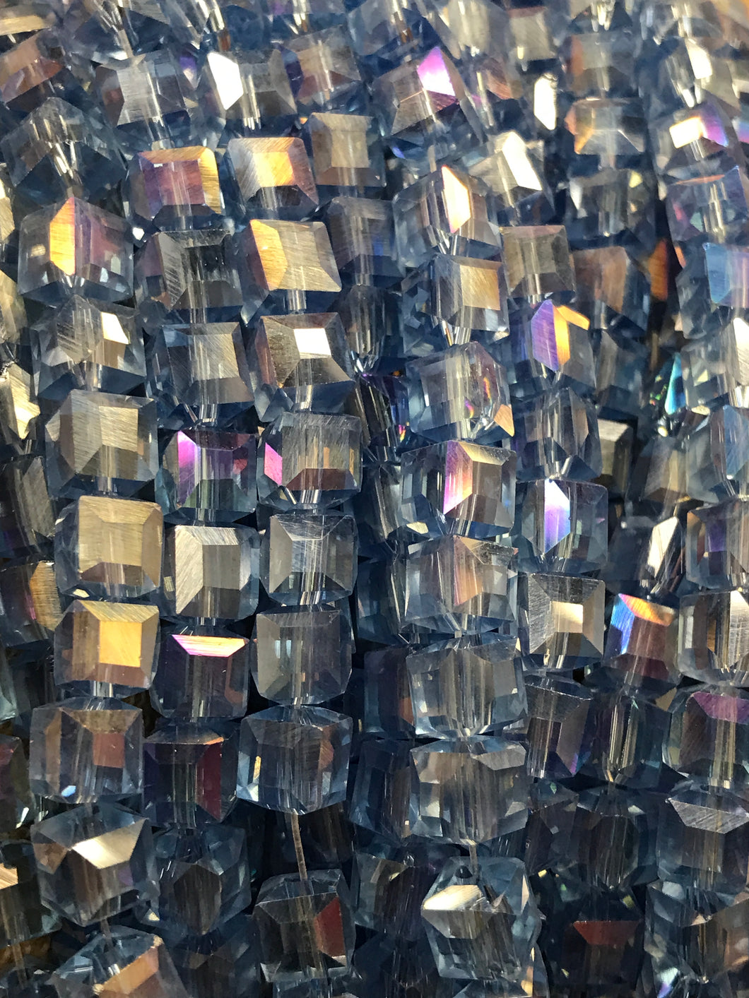ELECTROPLATED GLASS 8X8MM FACETED CUBE