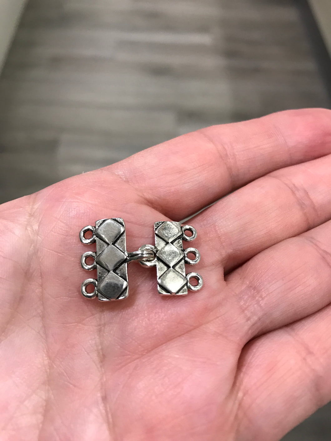 RHOMBUS HOOK CLASP