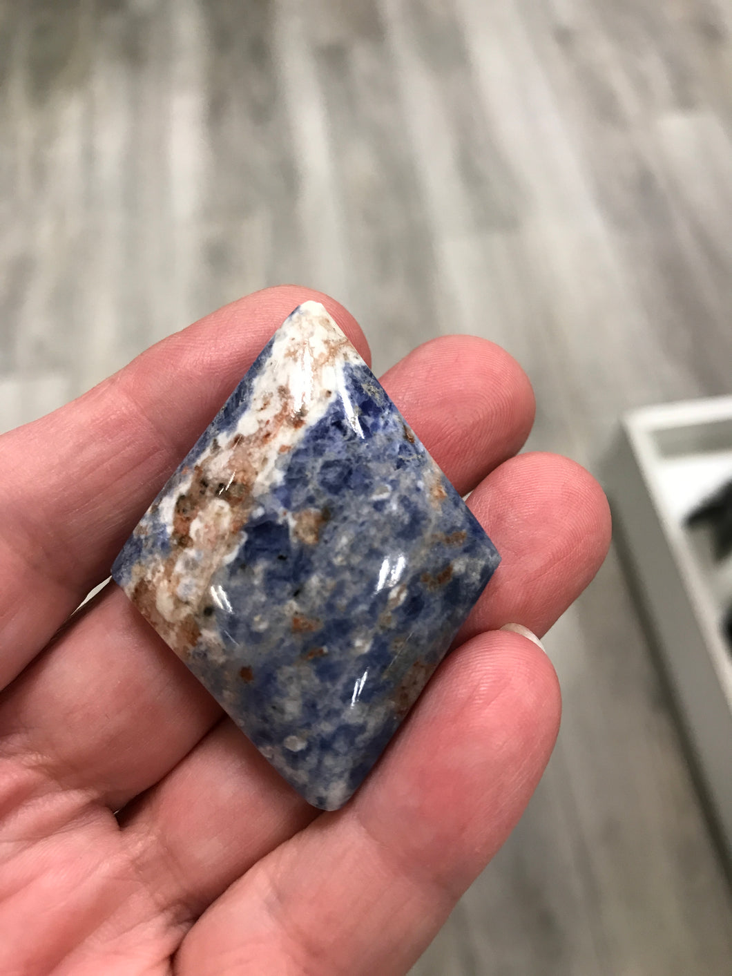 CABOCHON CANADIAN SODALITE
