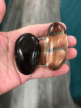 Load image into Gallery viewer, SMOKY QUARTZ GALLET/PALM STONE

