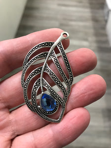 LEAF PENDANT