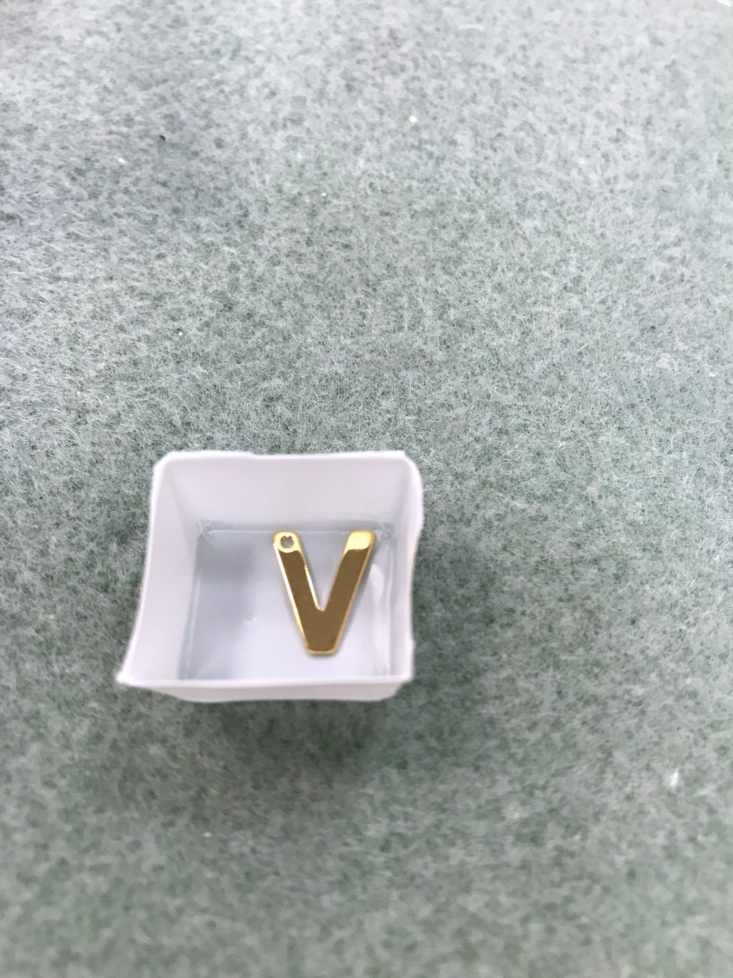 304 STAINLESS CHARM 'V'