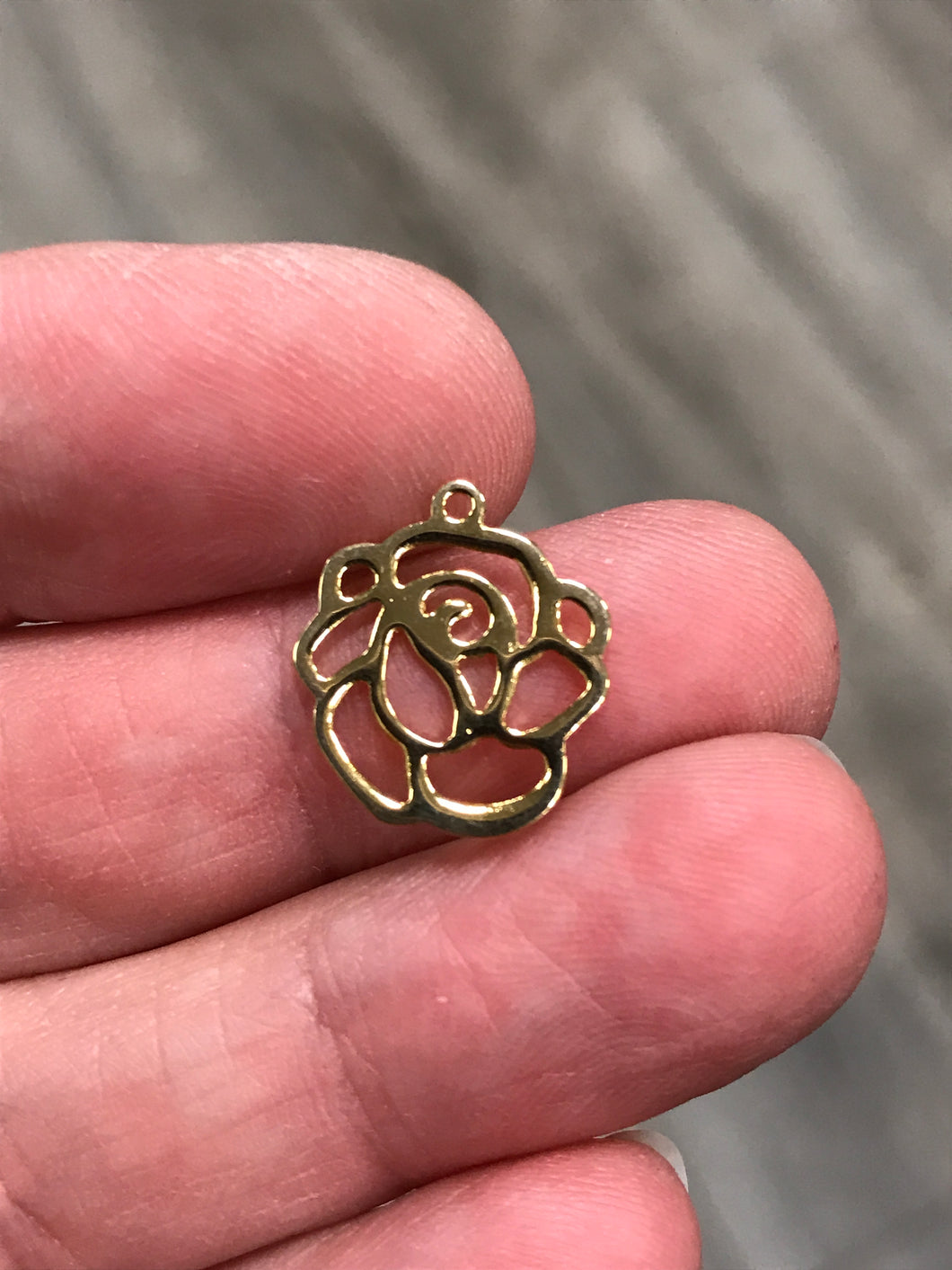 304 STAINLESS CHARM ROSE