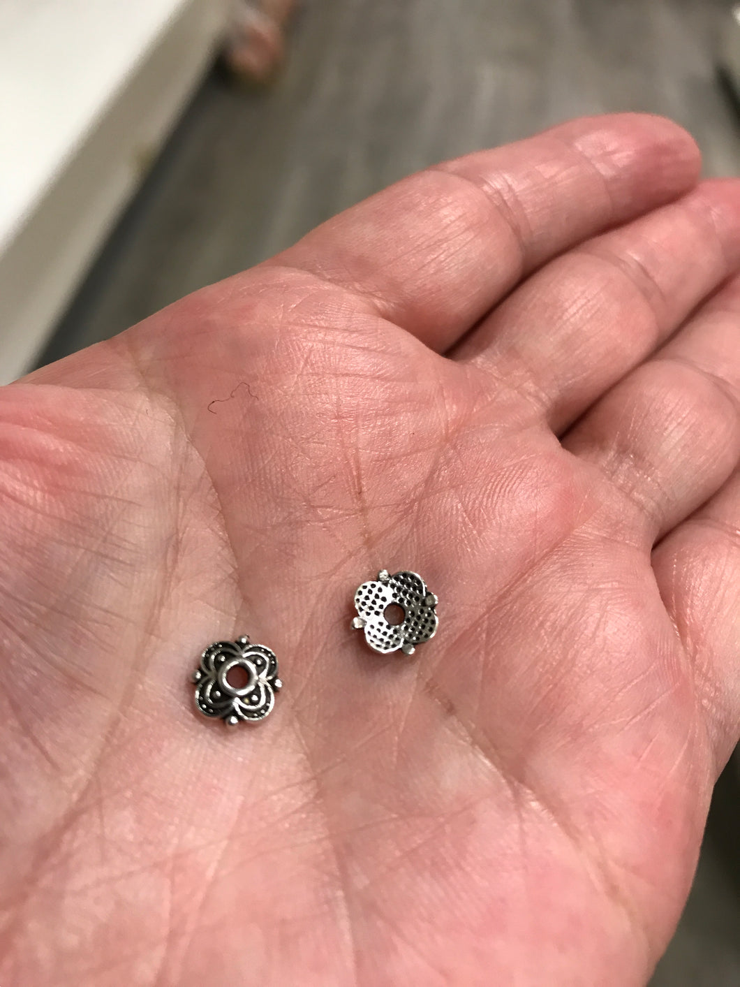 4 PETAL BEAD CAP