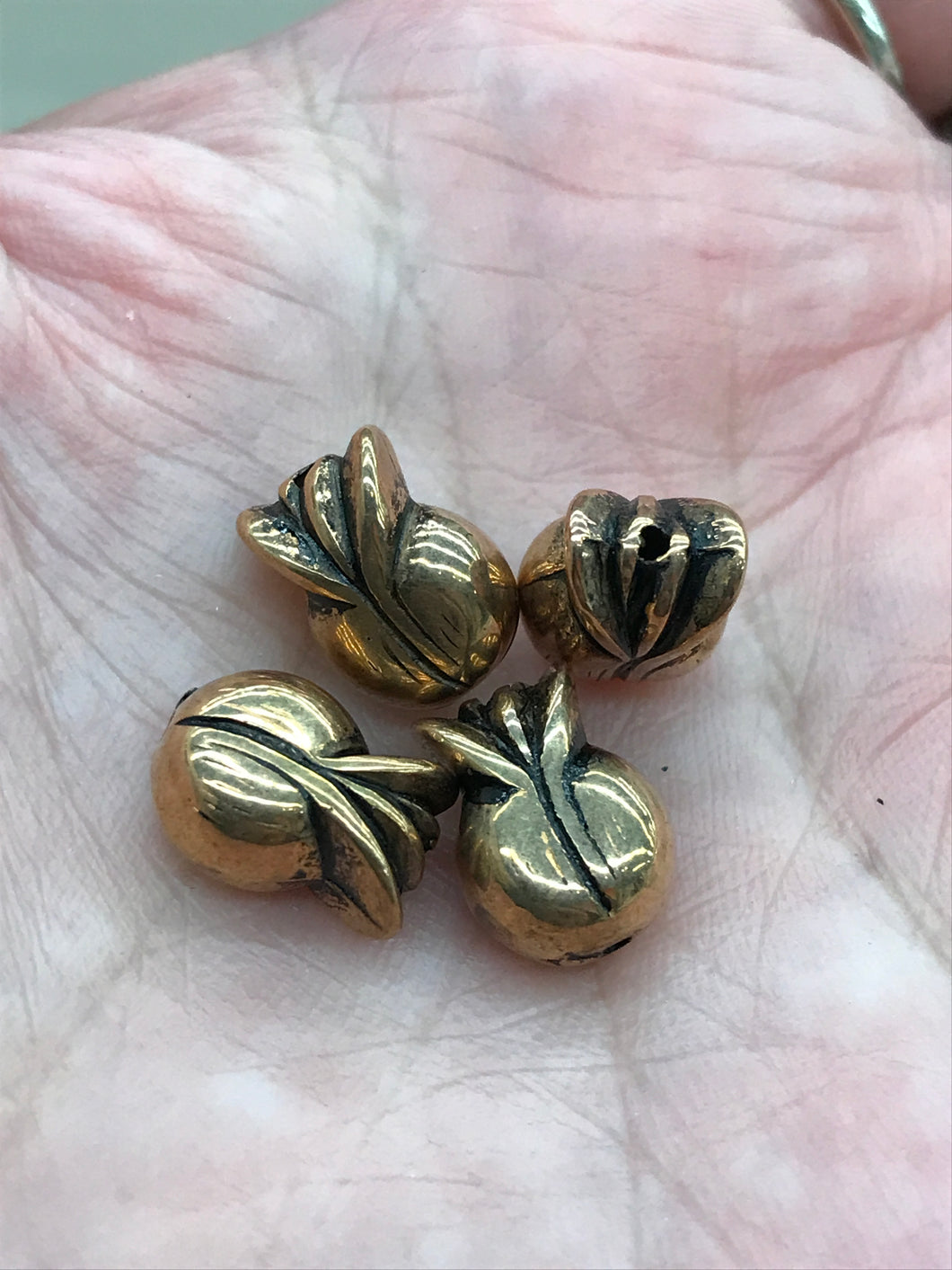 PINEAPPLE BEAD