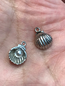 ACRYLIC PEARL IN SHELL CHARMS