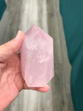 Load image into Gallery viewer, ROSE QUARTZ POINT
