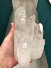 Load image into Gallery viewer, CLEAR QUARTZ FLOATER CLUSTER
