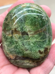 CHRYSOPRASE PALM STONE