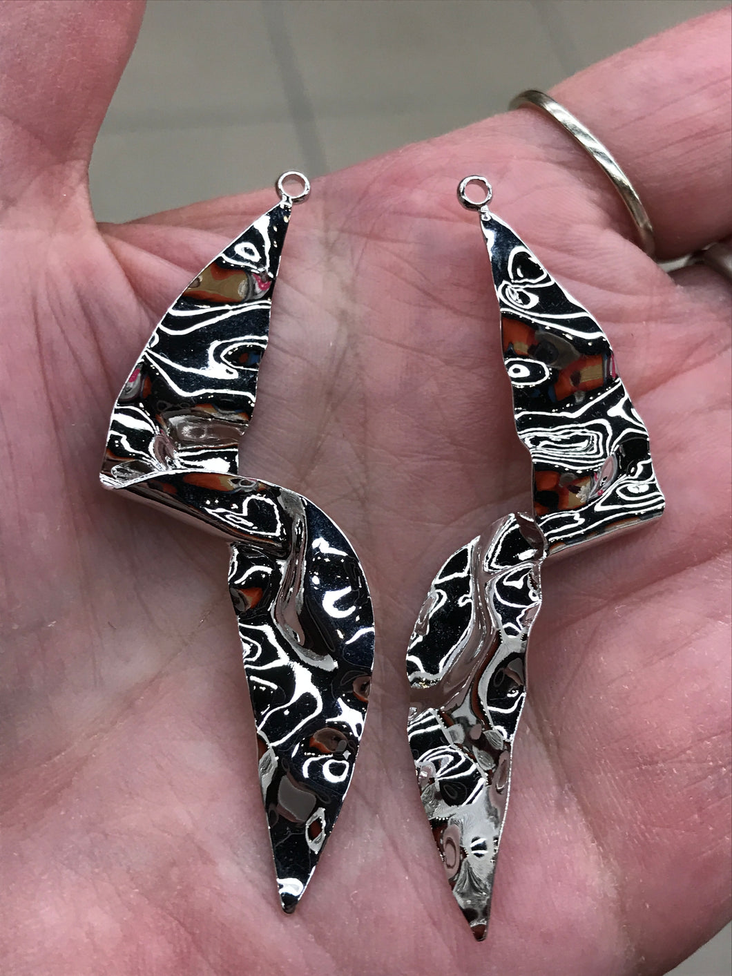 BRASS HAMMERED PENDANT