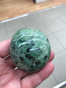 CHRYSOPRASE PALM STONE