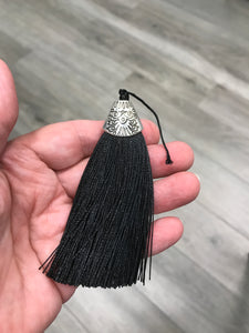 TASSEL BLACK