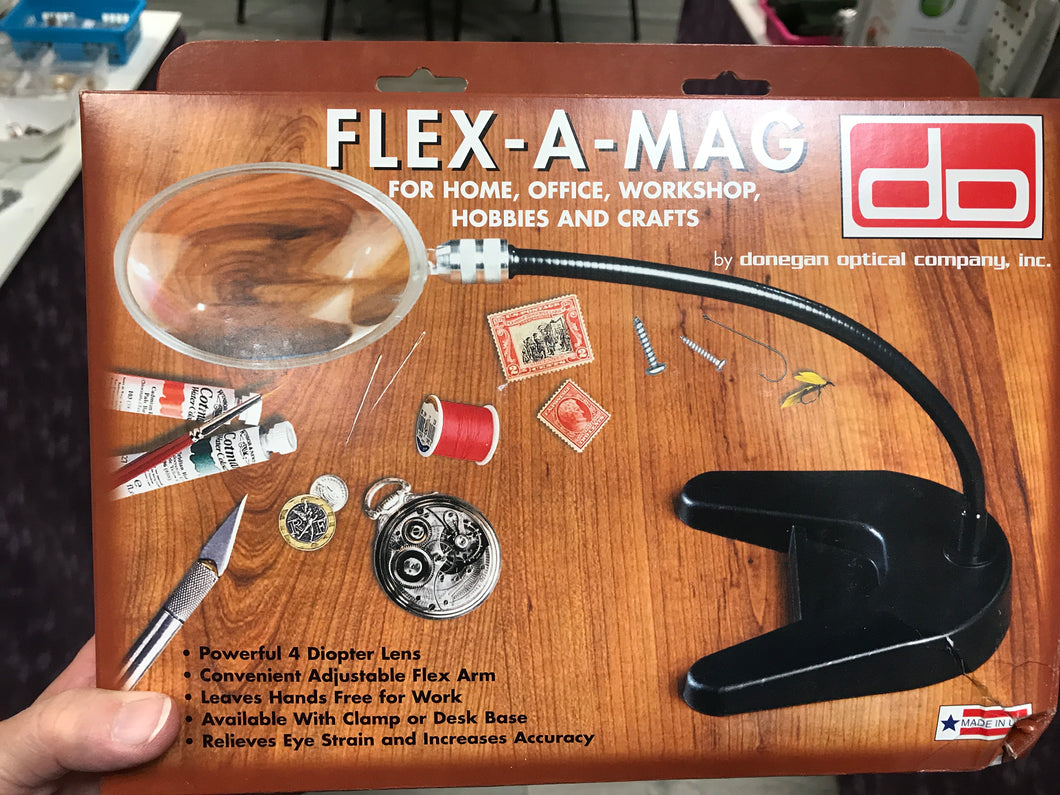 MAGNIFIER DESK BASE