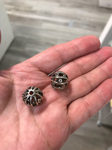 HOLLOW BEAD