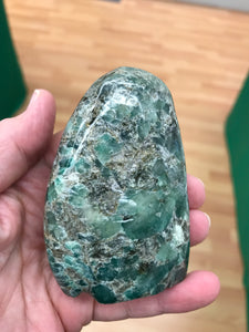 EMERALD IN MATRIX FREEFORM