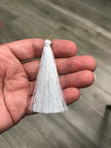 NYLON TASSEL BRASS RING WHITE