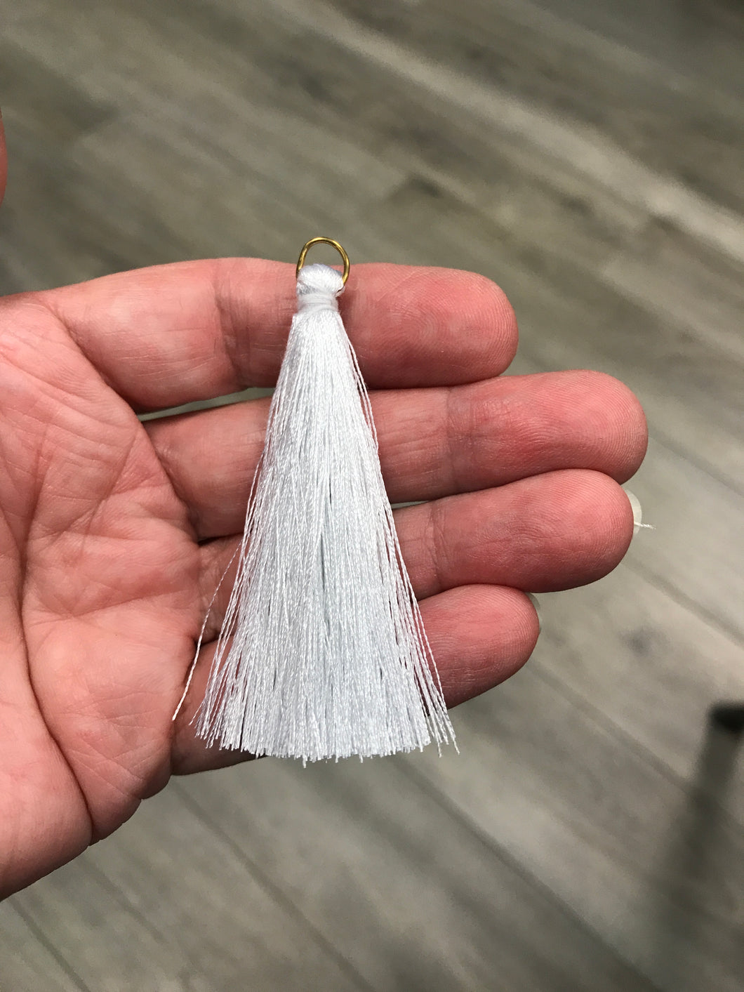 NYLON TASSEL BRASS RING WHITE