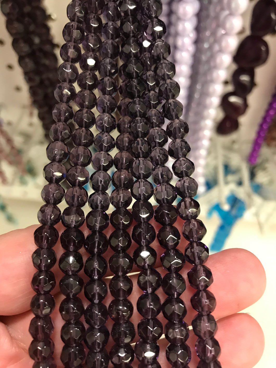 FACETED GLASS BEADS