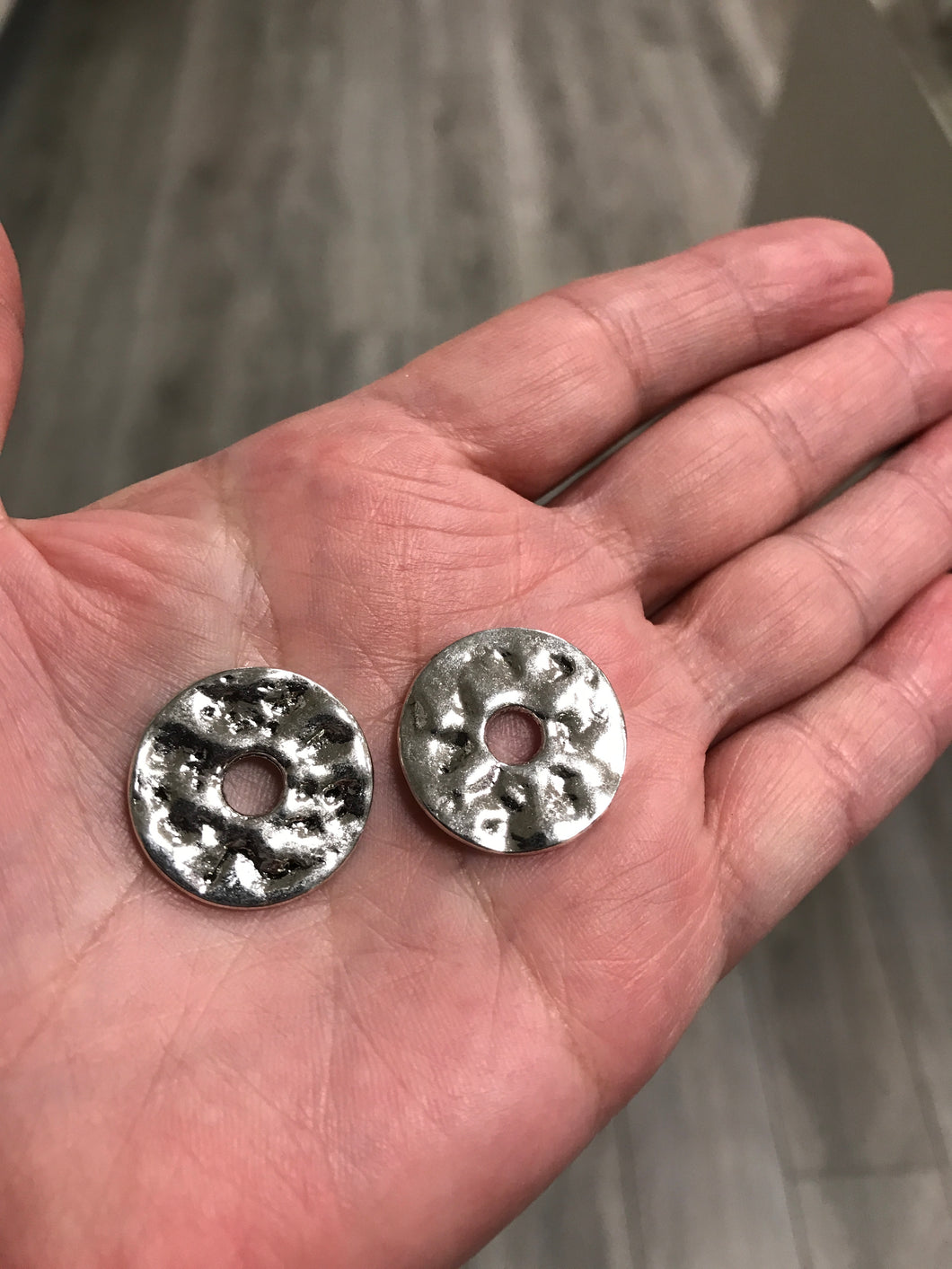 HAMMERED DONUT