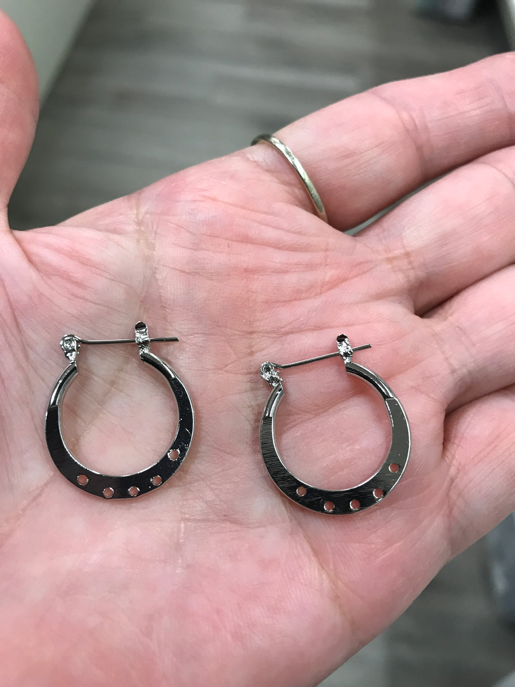BRASS HOOP EARRING
