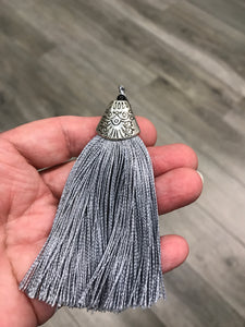 TASSEL GRAY