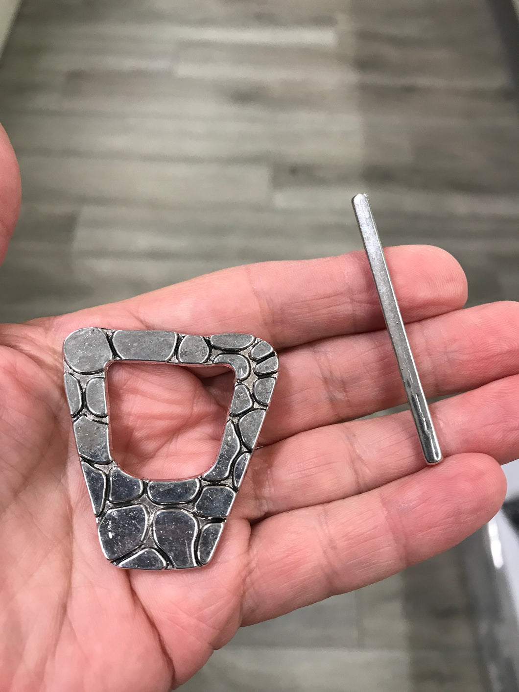 TOGGLE CLASP ANTIQUE SILVER