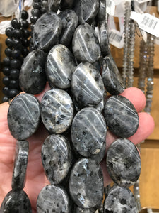 LABRADORITE TWISTED OVAL 25X18MM