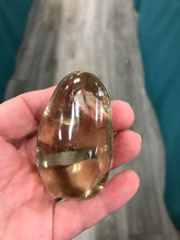 Load image into Gallery viewer, SMOKY QUARTZ GALLET/PALM STONE
