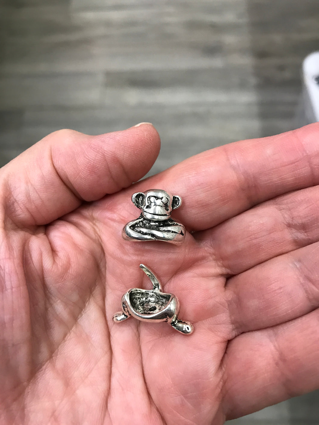 MONKEY BEAD CAP