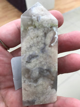 Load image into Gallery viewer, FLOWER AGATE POINT
