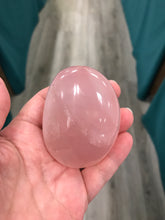 Load image into Gallery viewer, ROSE QUARTZ GALLET (PALM STONE)
