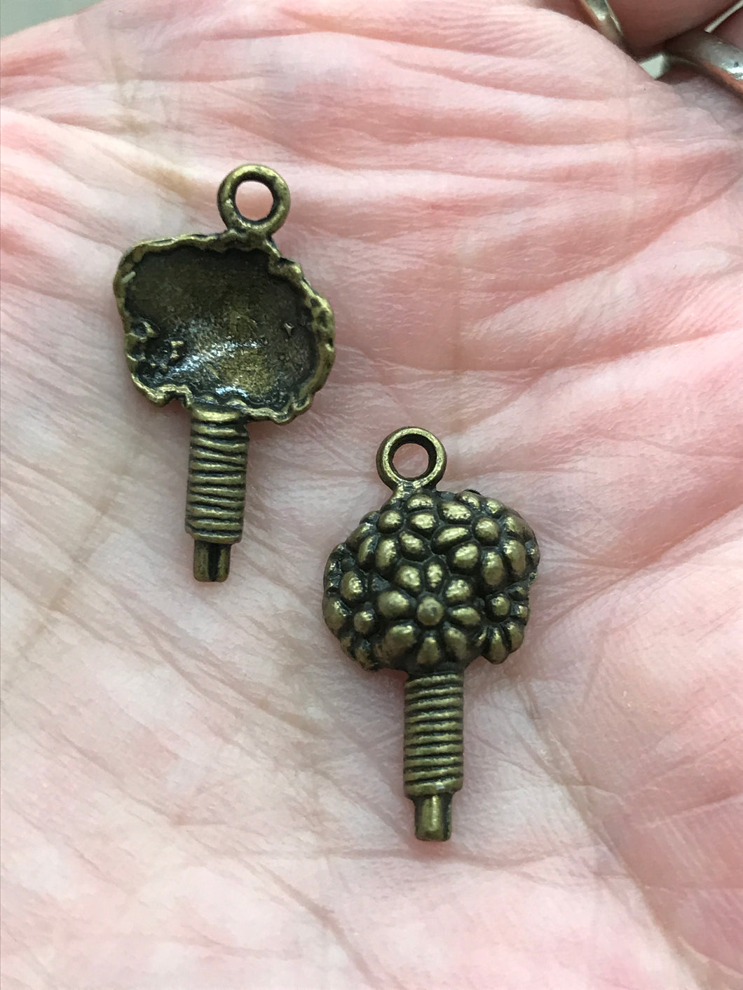 FLOWER POSEY CHARM 22.5X11MM