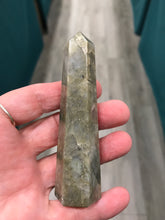 Load image into Gallery viewer, LABRADORITE POINT
