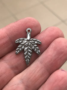 304 STAINLESS PENDANT LEAF