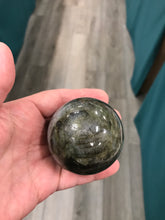 Load image into Gallery viewer, LABRADORITE SPHERE
