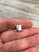 Load image into Gallery viewer, MAGNETIC CLASP DELICA ANT. SILVER
